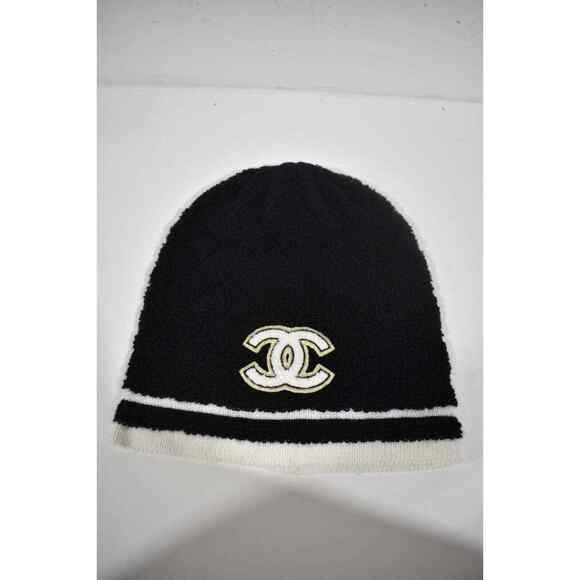 Chanel 22B Cashmere Black White Gold CC Logo Quilted Beanie Winter Hat Cloche main image 6